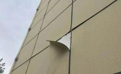 外墻真石漆為什么會脫落?(大量掉皮)